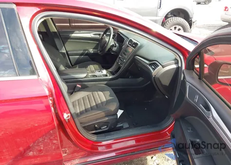 2019 Ford Fusion Se z USA, uszkodzony, nr VIN 3FA6P0HD0KR161759